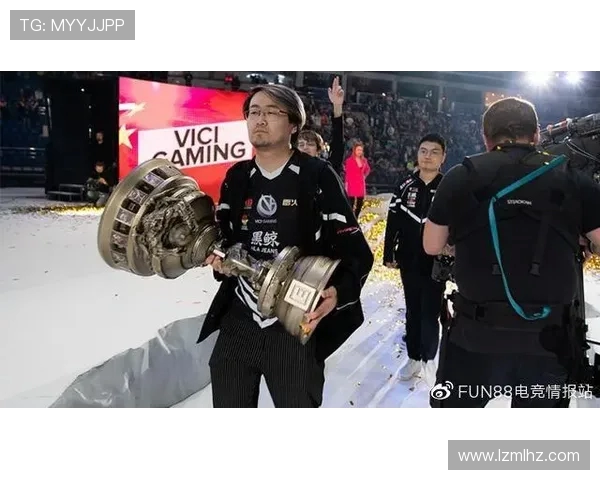 深圳极限运动队在世界街舞大赛中以67分领先其他队伍展现强劲实力