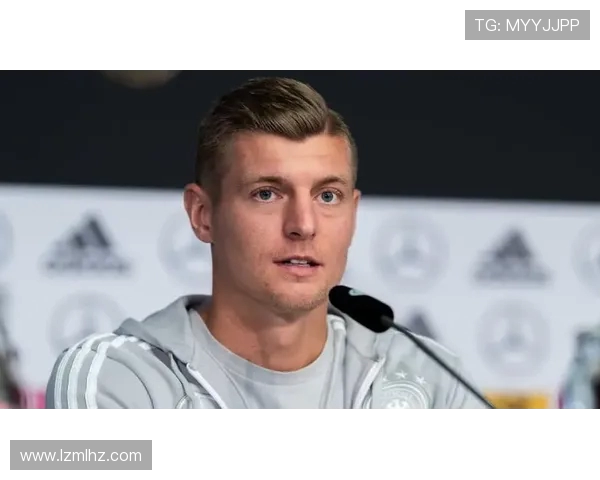 克罗斯：从足球场上的战术大师到全球体育品牌的代言人之路